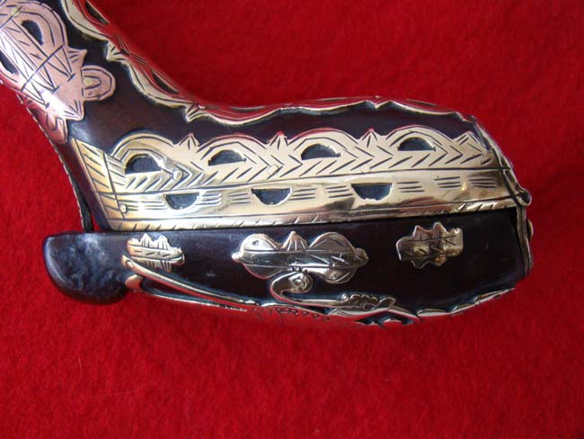 A rare early 18th century Dutch brass and copper inlaid fruitwood pipe case circa 1720 — image 3